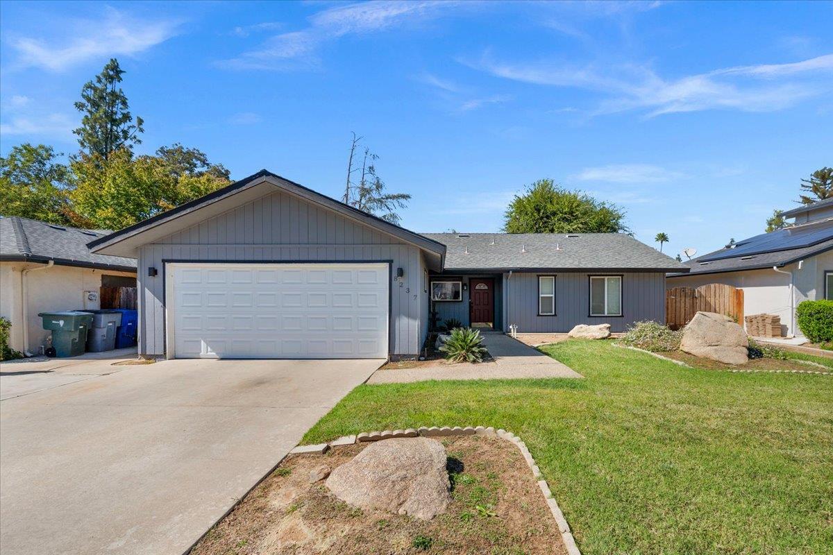 8237 N Del Mar Ave