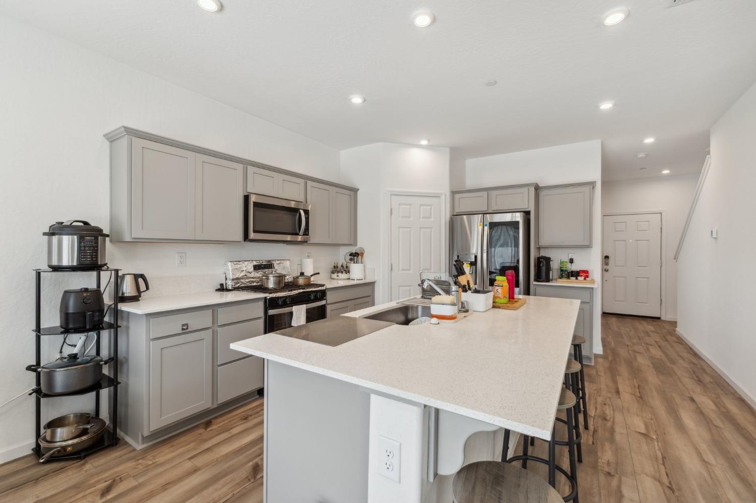 264 Rosebriar St, Madera, CA 93638