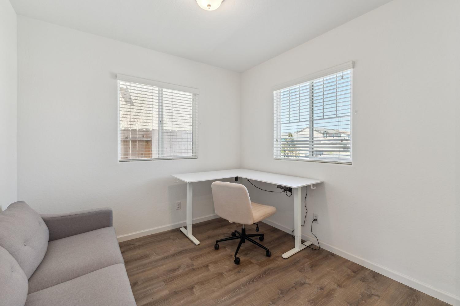 264 Rosebriar St, Madera, CA 93638