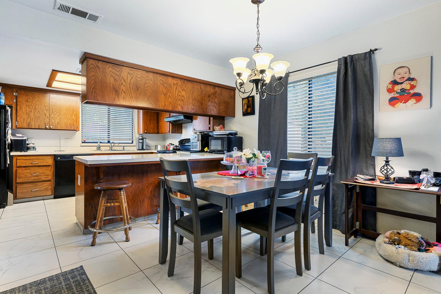 1592 N Ferger Ave, Fresno, CA 93728