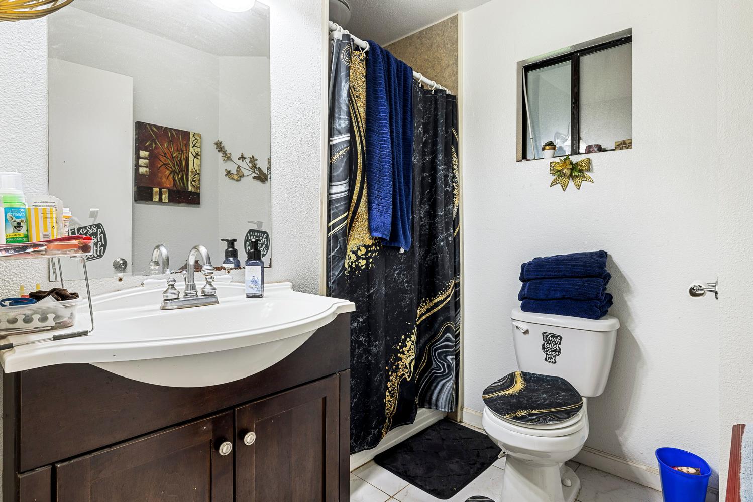 1592 N Ferger Ave, Fresno, CA 93728