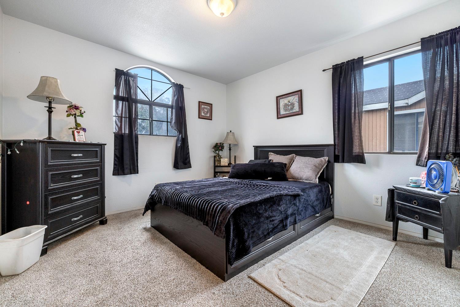 1592 N Ferger Ave, Fresno, CA 93728