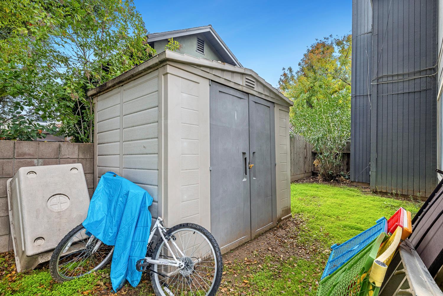 1592 N Ferger Ave, Fresno, CA 93728