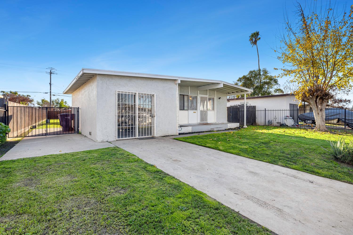 119 W Eden Ave, Fresno, CA 93706