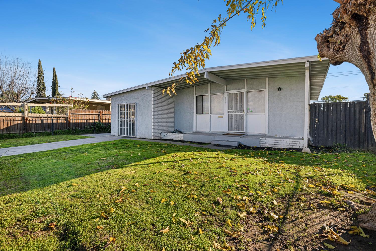119 W Eden Ave, Fresno, CA 93706
