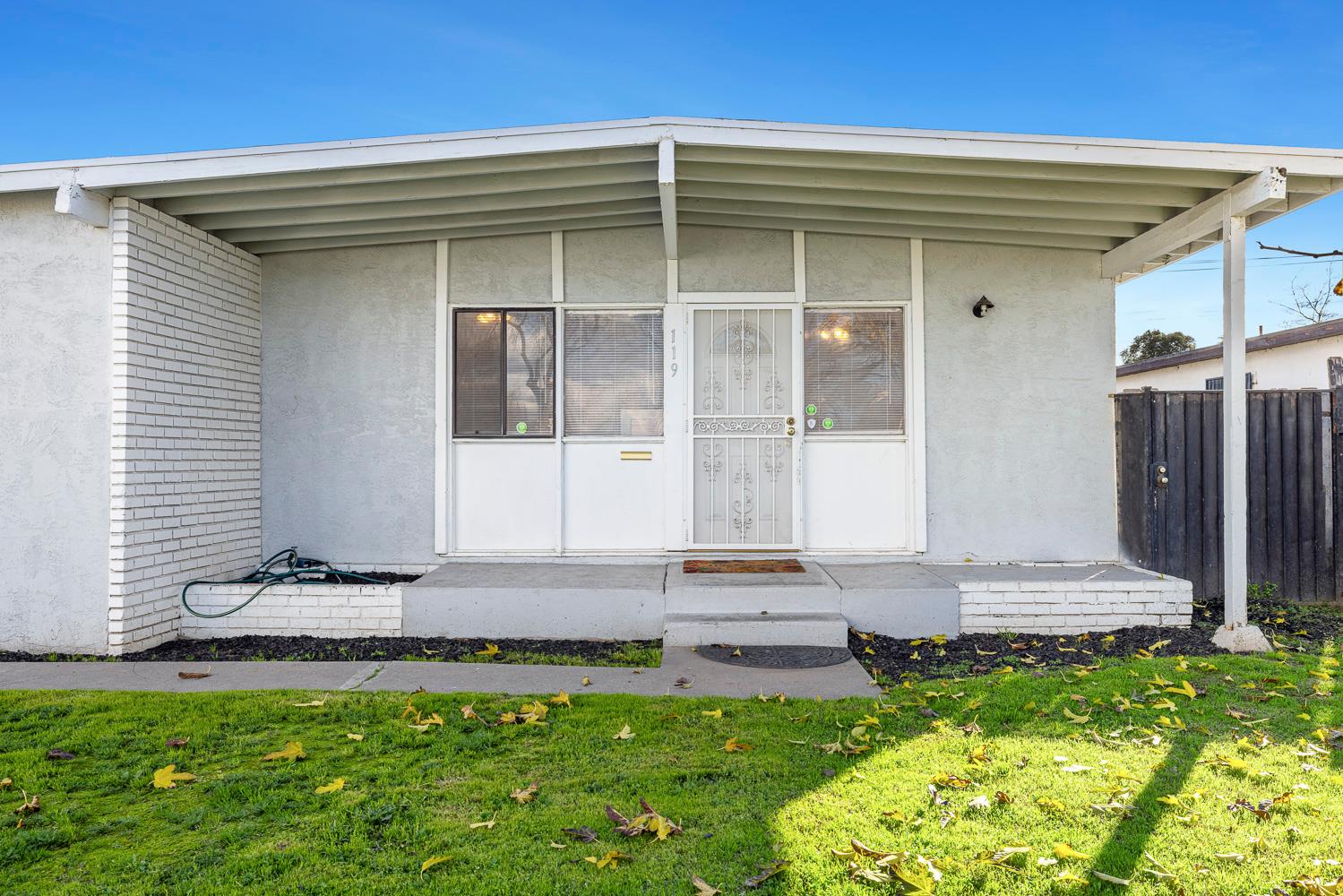 119 W Eden Ave, Fresno, CA 93706