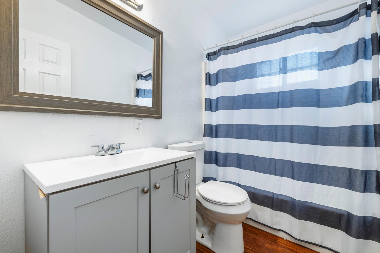 209 W Eden Ave, Fresno, CA 93706