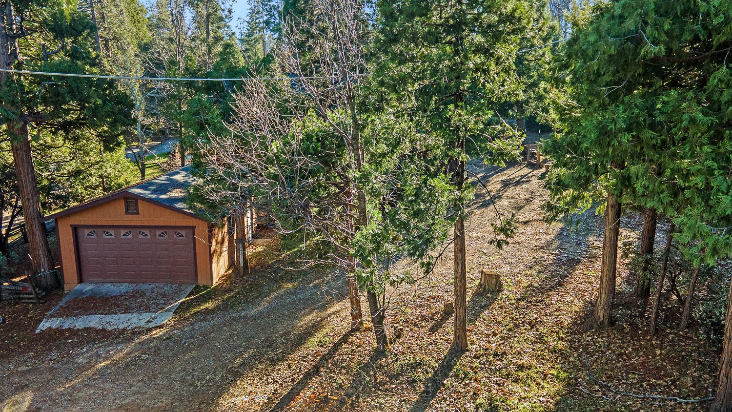 41722 Merriman Ln, Auberry, CA 93602