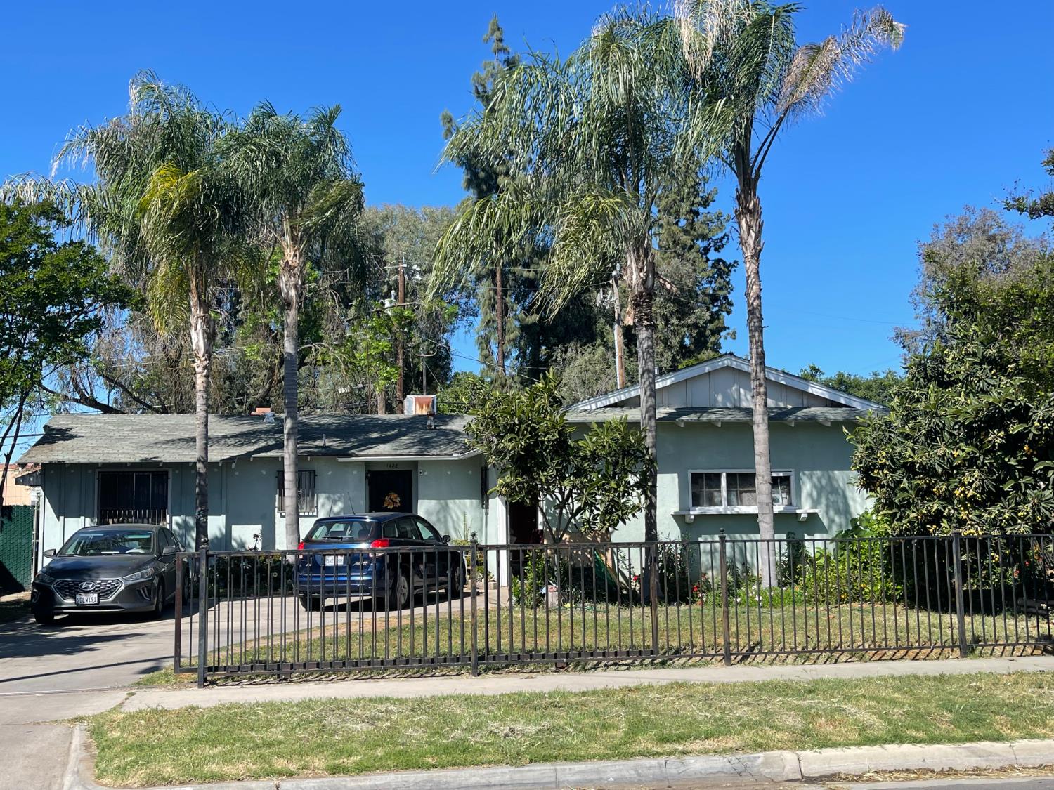 1428 S Sierra Vista Ave