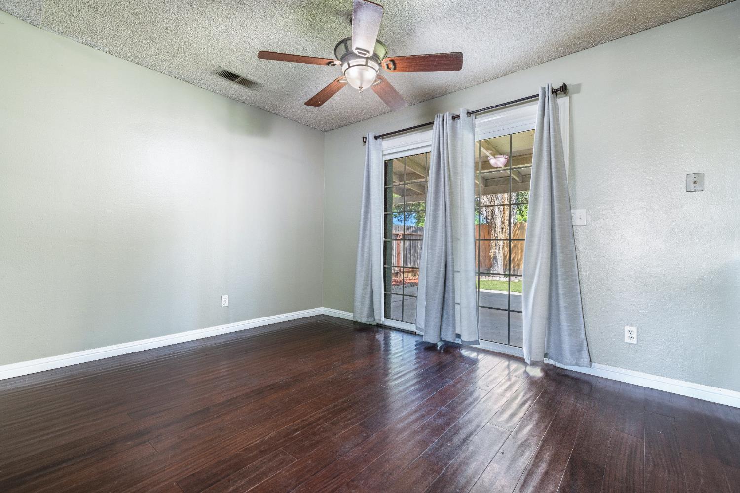 1607 Ashlan Ave, Clovis, CA 93611