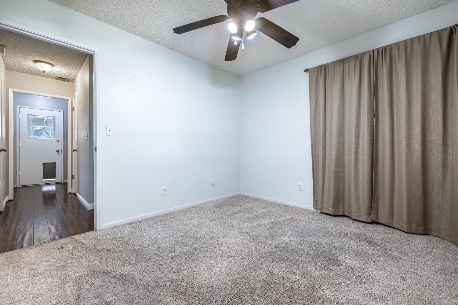 1607 Ashlan Ave, Clovis, CA 93611