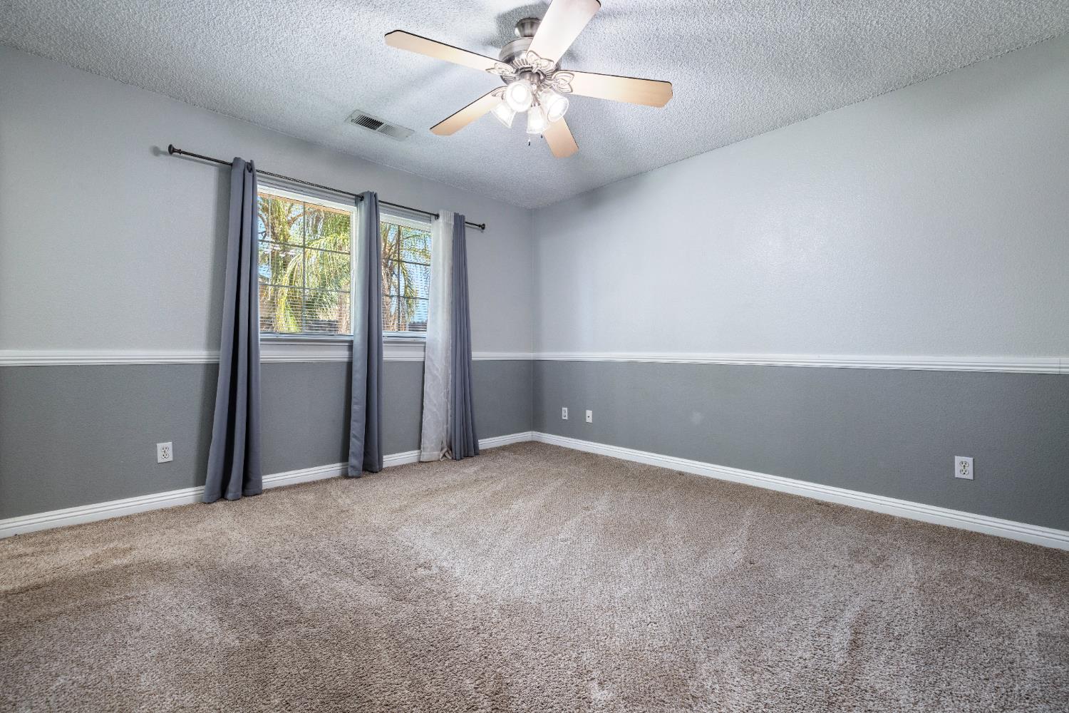 1607 Ashlan Ave, Clovis, CA 93611