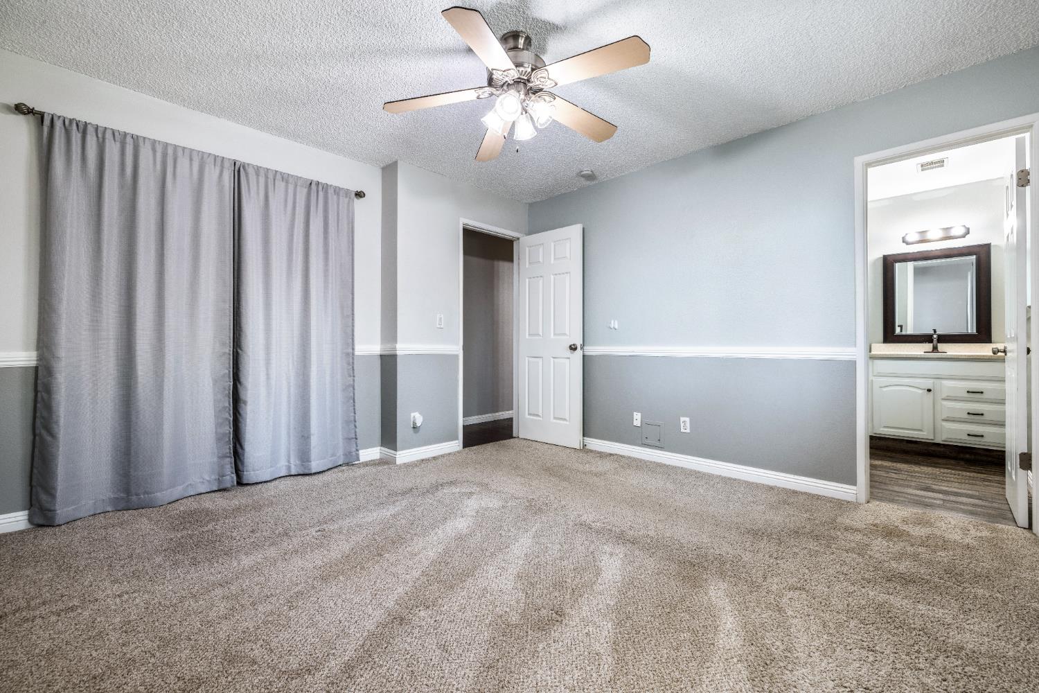 1607 Ashlan Ave, Clovis, CA 93611