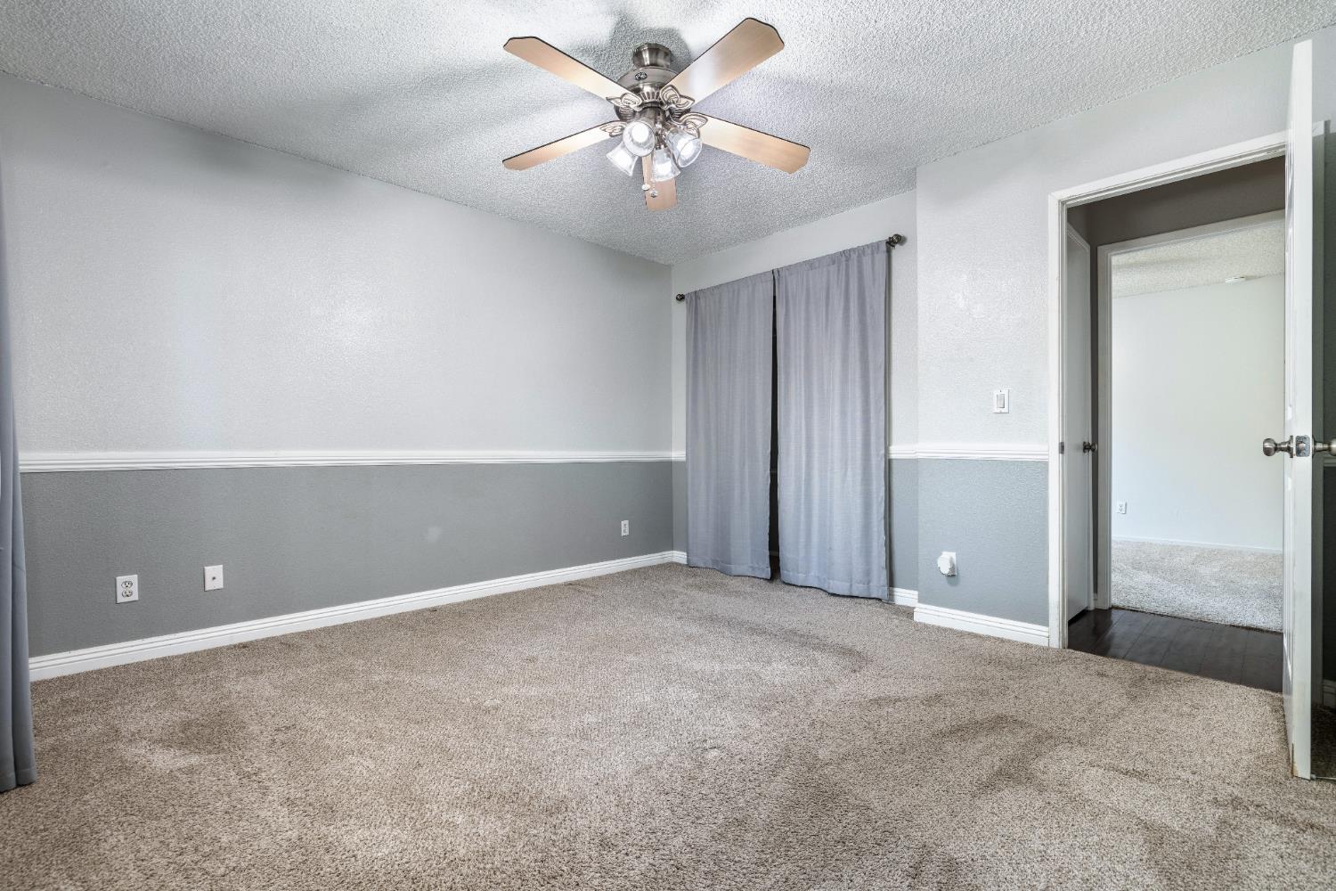 1607 Ashlan Ave, Clovis, CA 93611