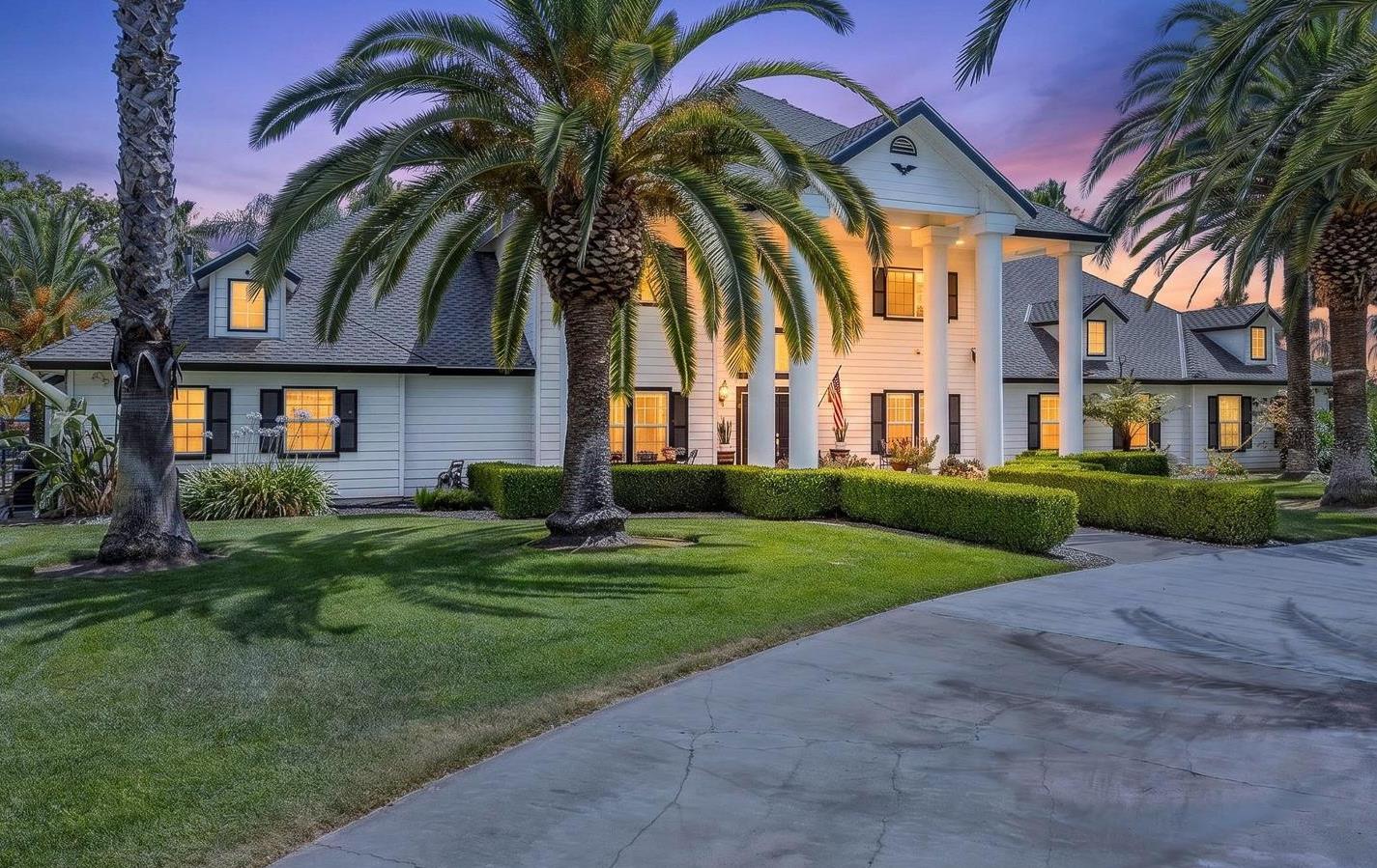 7207 E Bremer Ave, Fresno, CA 93737