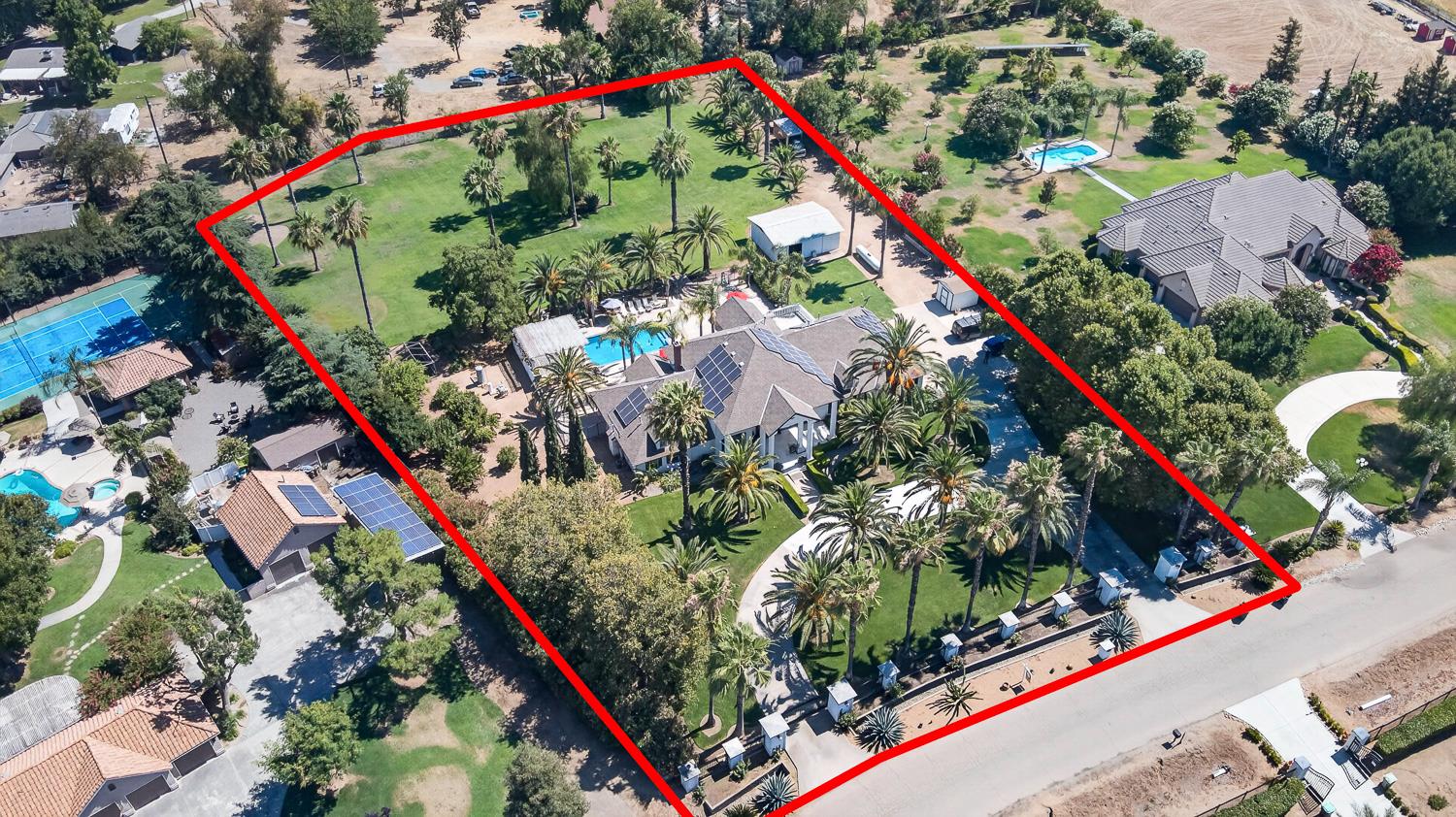 7207 E Bremer Ave, Fresno, CA 93737