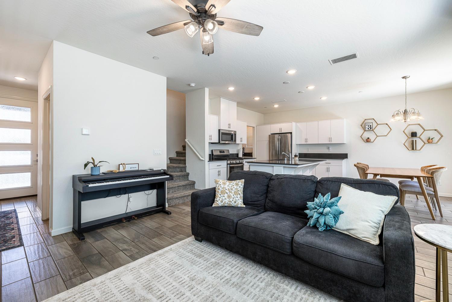3748 Longford Way, Clovis, CA 93619