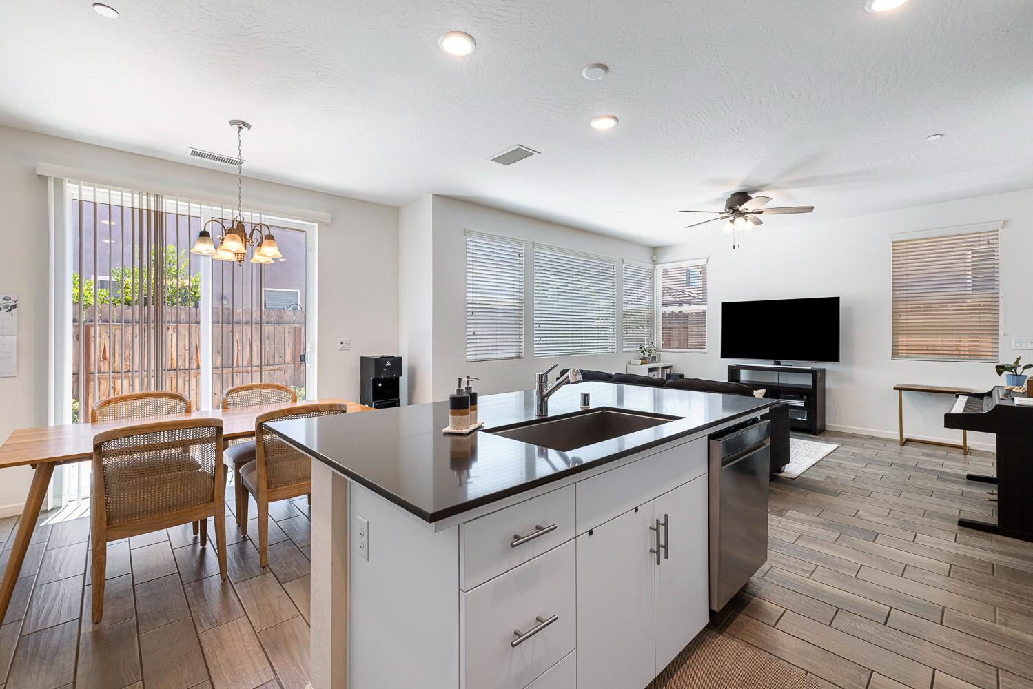 3748 Longford Way, Clovis, CA 93619