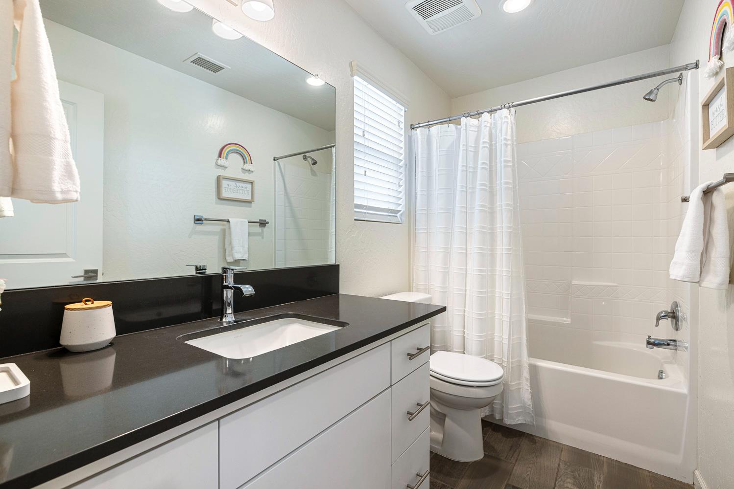 3748 Longford Way, Clovis, CA 93619